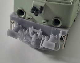 Detale konwersyjne do budowy EU07-544 (blacha, druk 3D i kalkomania)