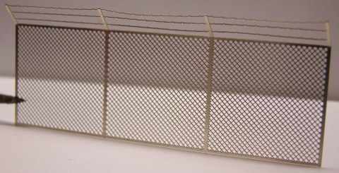 Ogrodzenie z drutem kolczastym H0