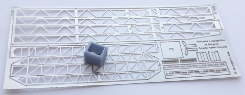 Pół-bramka z wysięgnikiem na dźwigarze