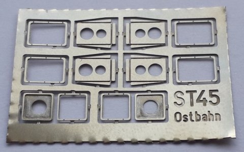 Ramki reflektorów ST45 H0