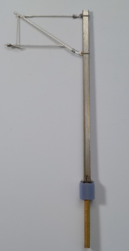 Słup metalowy dwuteowy z palem fundamentowym i wysięgnikiem