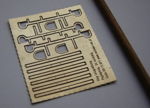 Słup telegraficzny H0. Słup pojedynczy. 24 izolatory